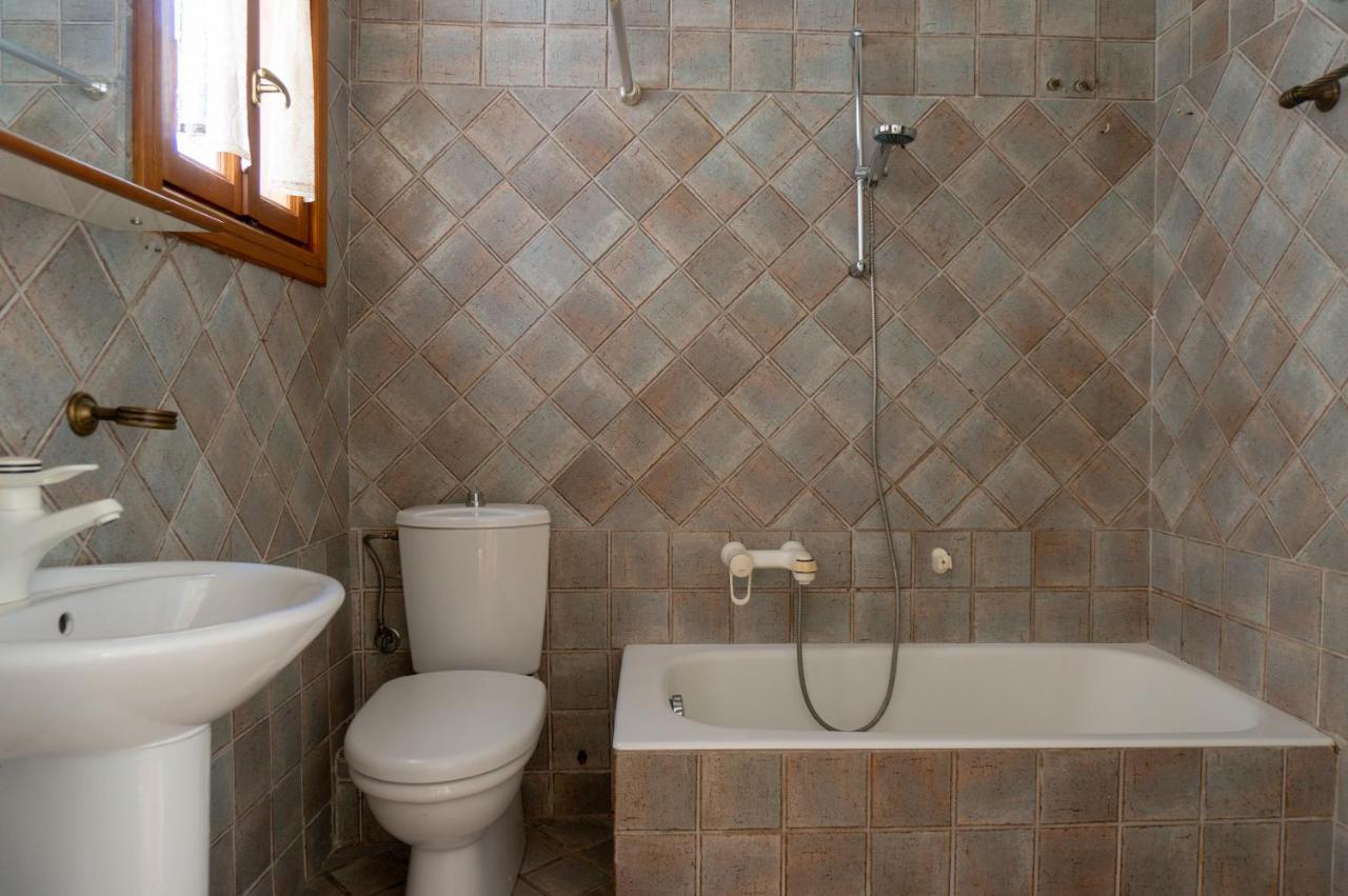 Appartamento Hadrians Den In Heart Of Plaka By Jj Hospitality Atene Esterno foto